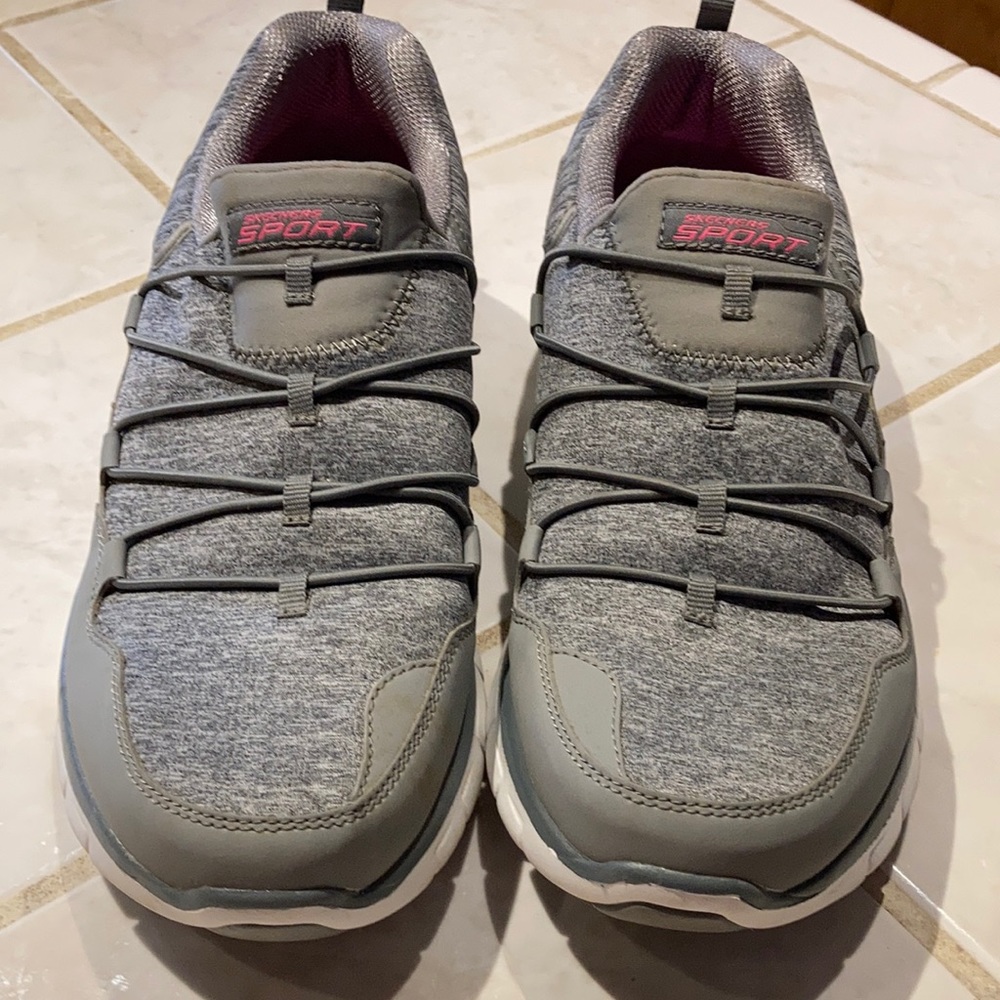 Skechers Sport Gray Memory Form NWOT Sneakers